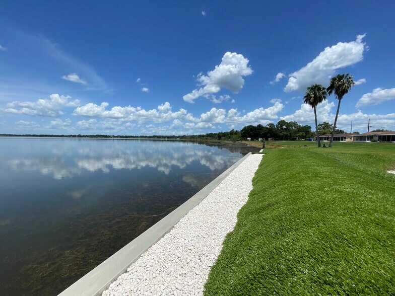 Lake front - 1211 W Pierce St