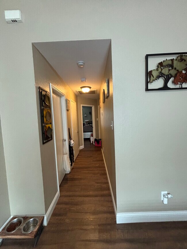 Building Photo - 108 Windsor