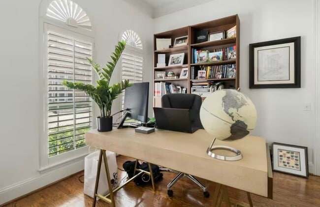 Building Photo - 2133 Bering Dr