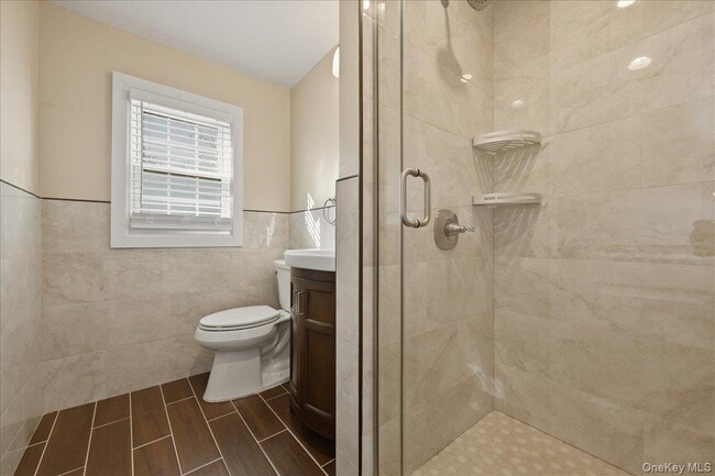 Building Photo - 18 Durham Rd