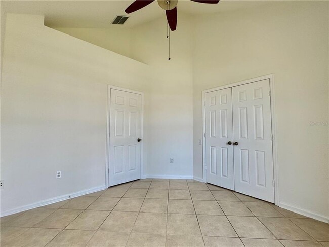 Building Photo - 8029 King Palm Cir