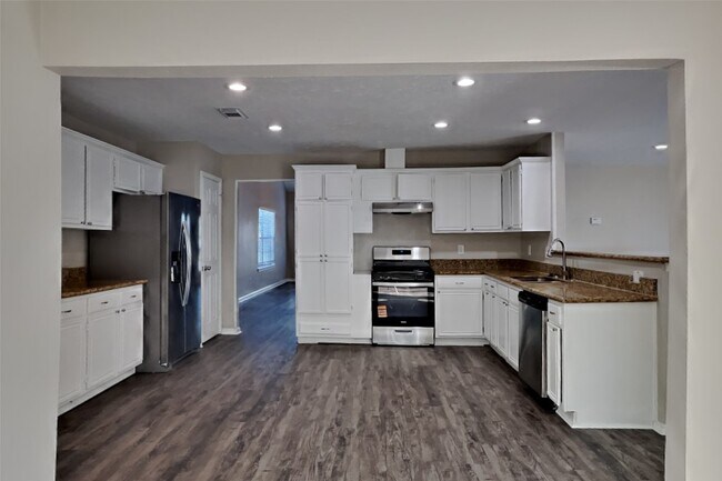 Building Photo - 4223 Shady Village Ct