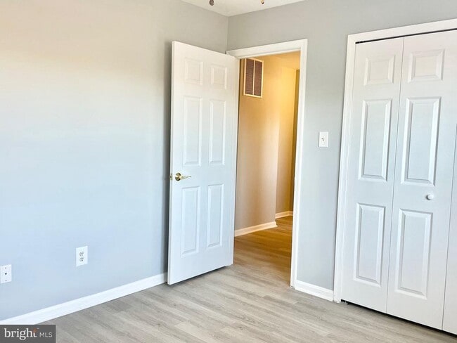 Building Photo - 1306 Mistyvale St