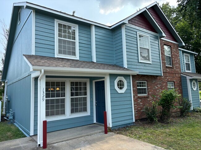 Building Photo - 1329 East 21st terrace