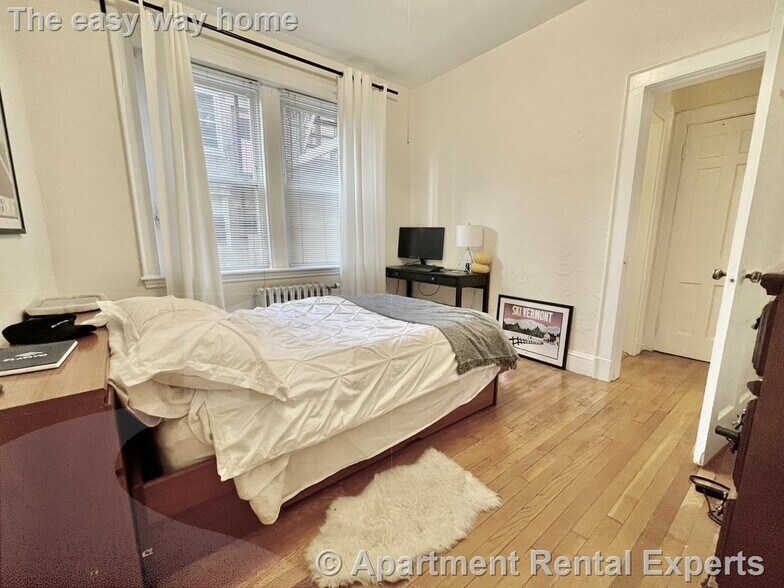 Building Photo - 73 Martin St