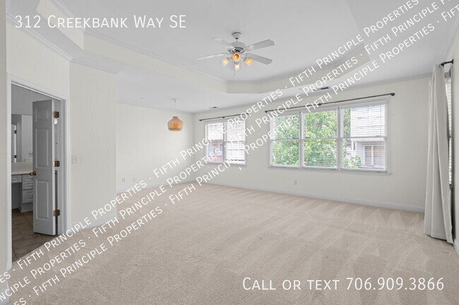 Building Photo - 312 Creekbank Way SE