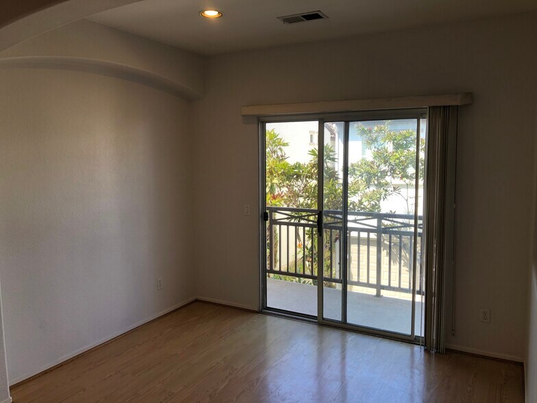 dining room balcony - 3767 Carmel View Rd