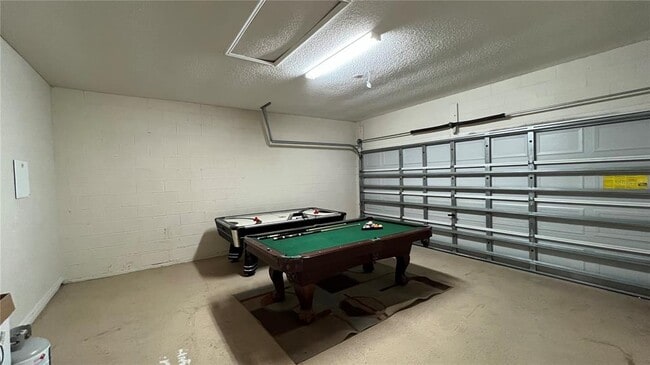 Building Photo - 16644 Fresh Meadow Dr