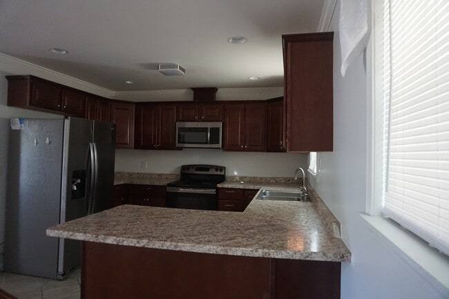 Building Photo - 937 St Johns Church Rd