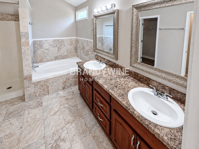 Building Photo - 5045 Promenade Dr SW