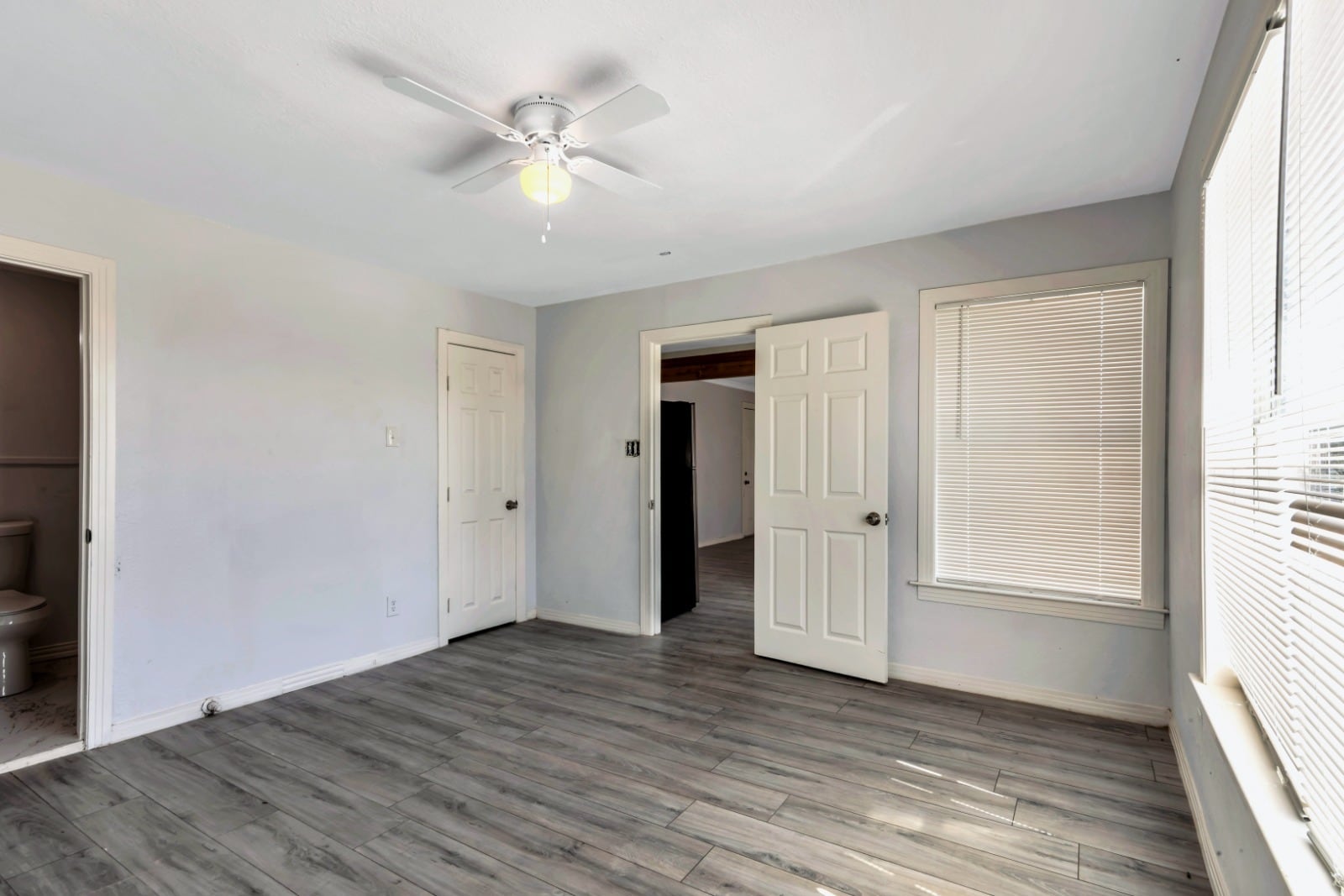 Building Photo - 305 N Robinson St