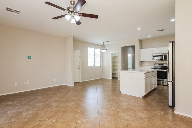Building Photo - 9316 W Cordes Rd