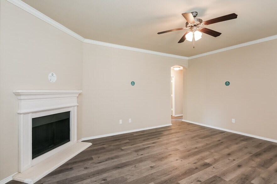 Building Photo - 517 Pawnee St