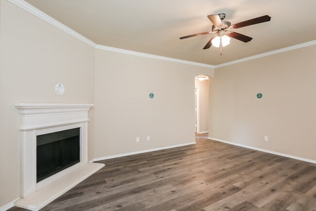 Building Photo - 517 Pawnee St