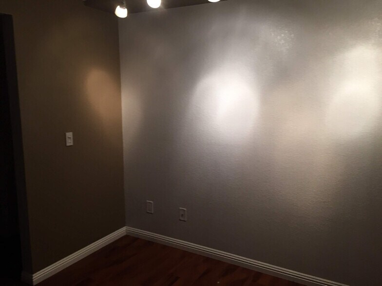 Building Photo - 2499 Alveswood Cir