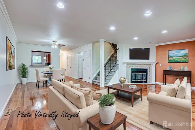 Building Photo - 6 Tulip Ct