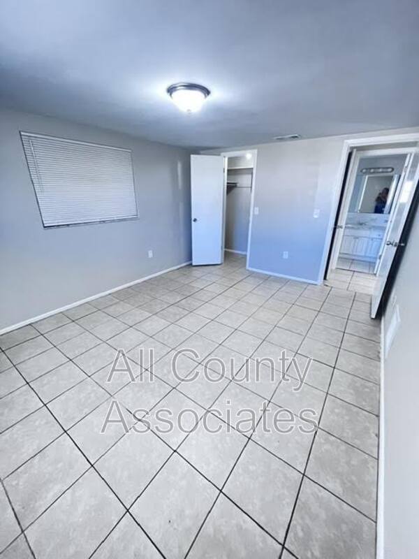 Building Photo - 11115 Yellowwood Ln