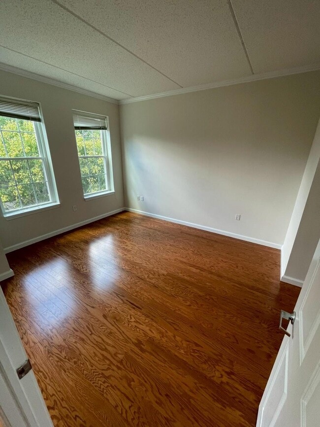Building Photo - 31 Greenridge Ave