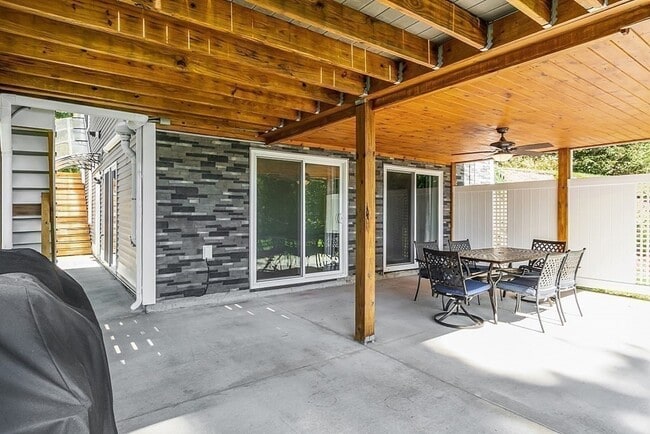Building Photo - 164 S Ashburnham Rd
