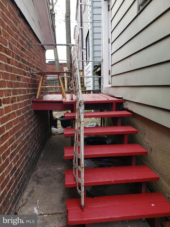 Building Photo - 3102 Cliftmont Ave