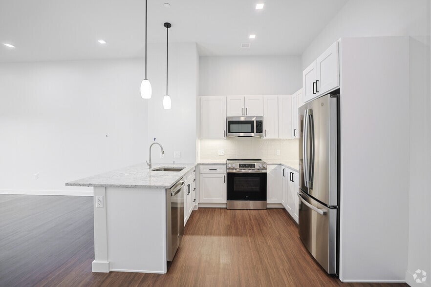 1BR, 1BA - 760SF - Kitchen - 45 E. Central St.