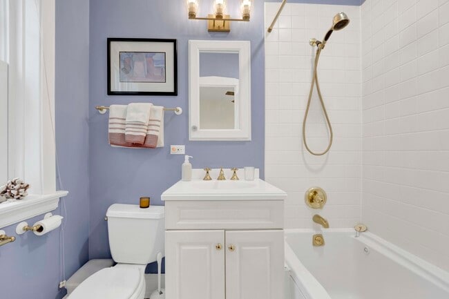 Building Photo - 554 Sheridan Square