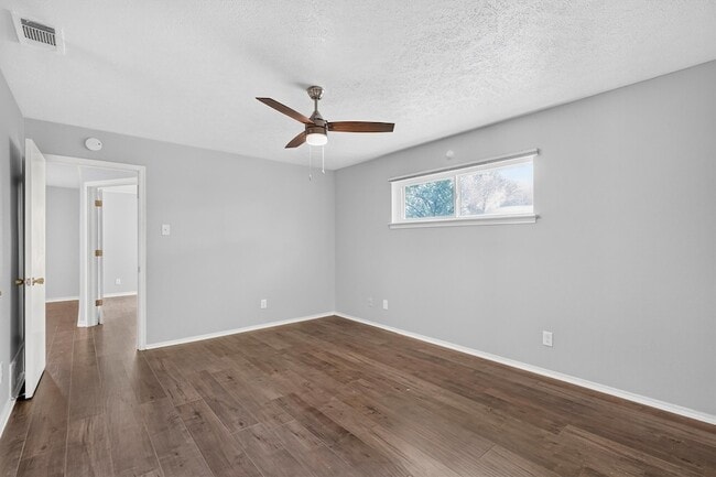Building Photo - 11143 Joymeadow Dr