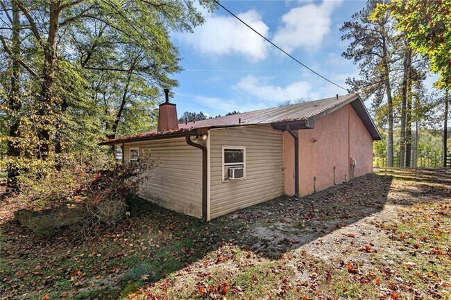 Building Photo - 5575 Milam Rd