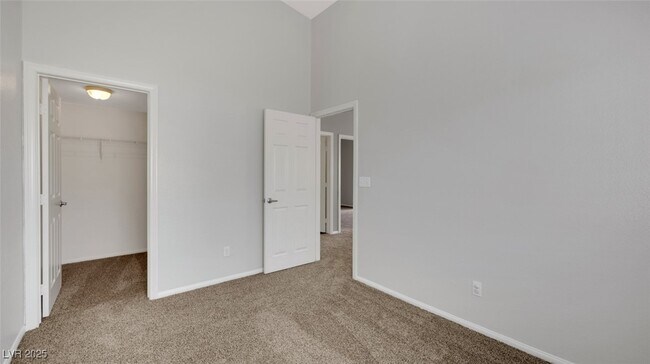 Building Photo - 492 Parrot Beak St