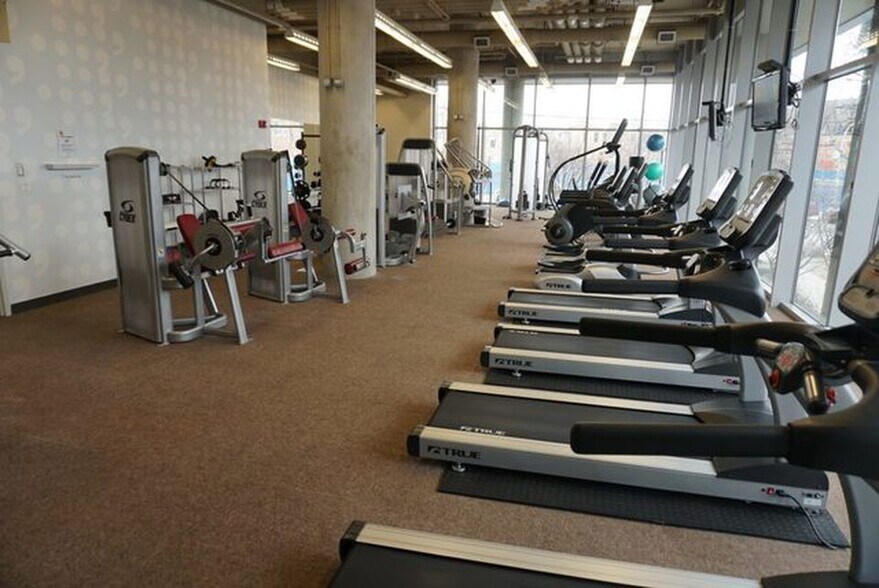 Gym - 860 W Blackhawk St