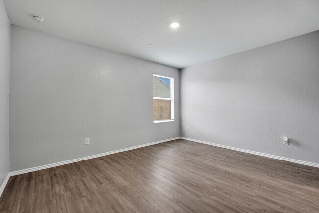 Building Photo - Cozy 4 Bedroom Home in Rosillo Creek