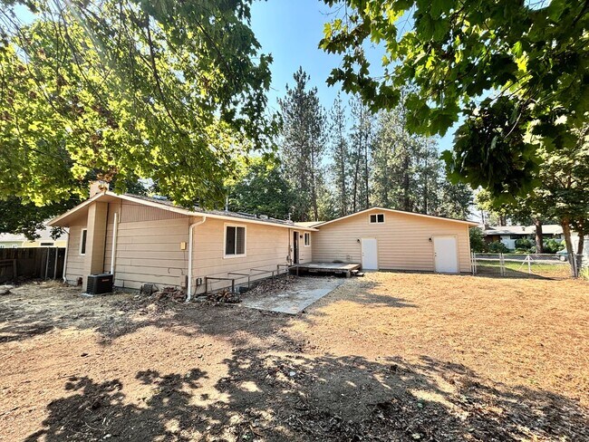 Building Photo - 10708 N Nelson Rd