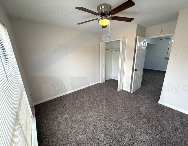 Building Photo - AVAILABLE NOW!!! Charming 2-bedroom, 1-bathroom duplex located in the vibrant city of Dallas