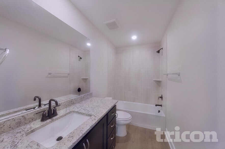 Building Photo - 1206 Dye Blvd