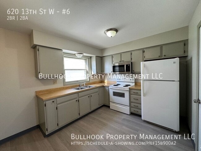 Building Photo - 620 13th St W