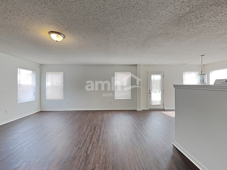 Building Photo - 19446 Prairie Crossing Dr