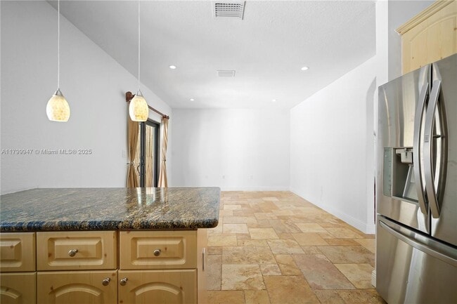 Building Photo - 9101 SW 41st St