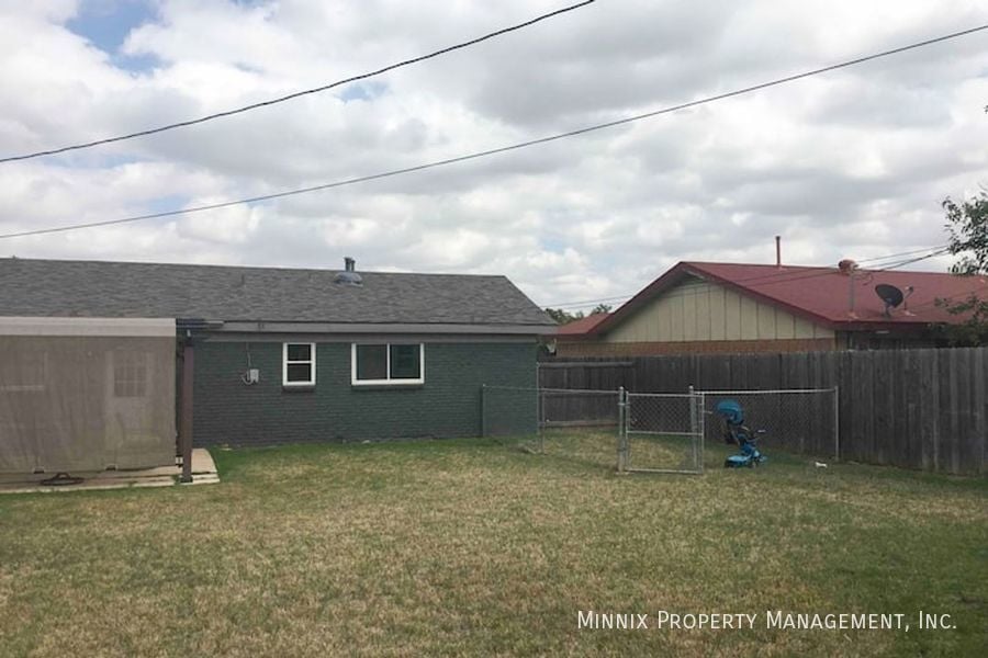 Building Photo - 1813 Mc Donald St