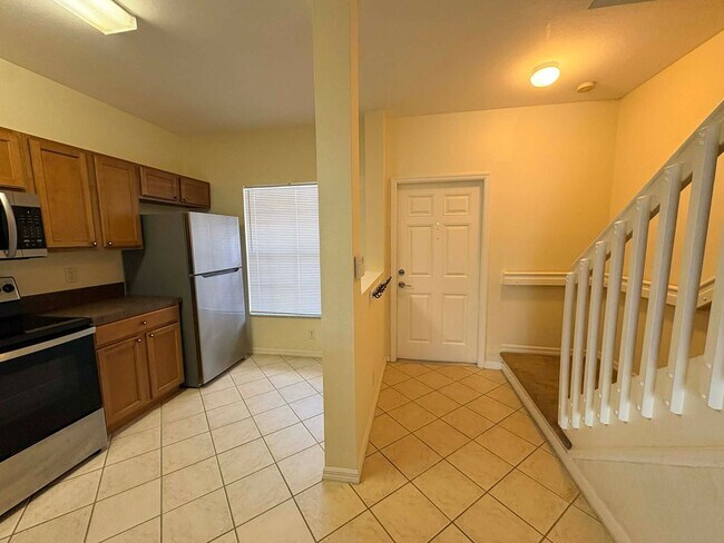 Building Photo - 2/2.5 Townhome in Fort Myers for Rent