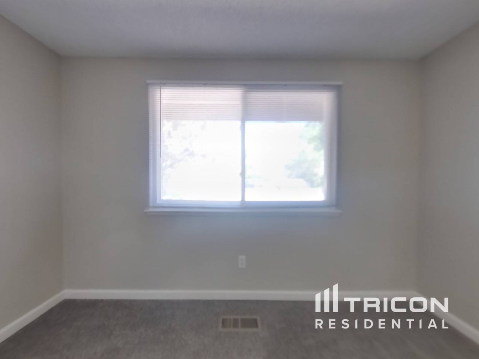 Building Photo - 827 Glen Martin Dr