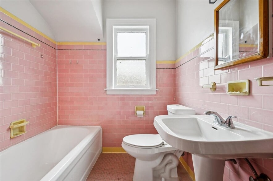 Building Photo - 6416 W 26th St