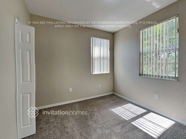 Building Photo - 11885 SW 152nd Pl