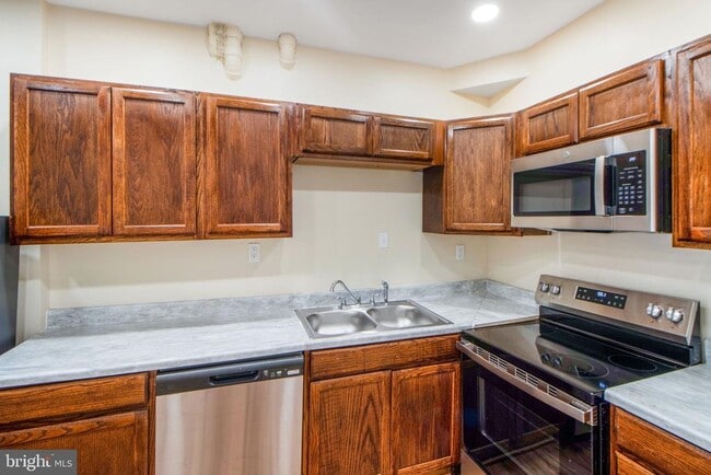 Building Photo - 2231 Orem Ave