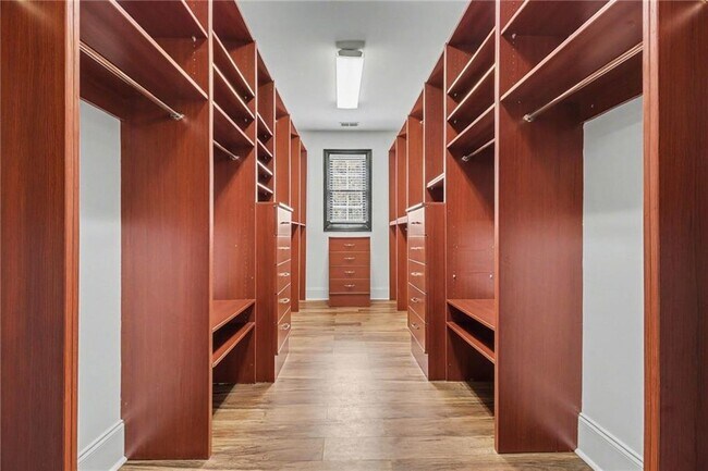 Building Photo - 3950 Spalding Dr