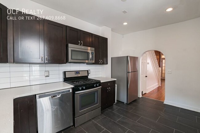 Building Photo - Three Bed Point Breeze Townhome