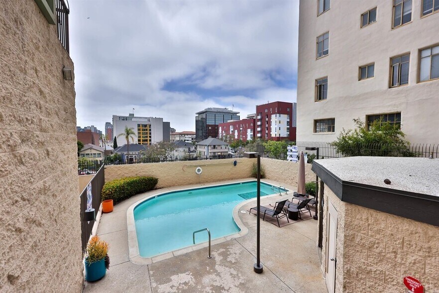 Building Photo - 1514 7th Ave