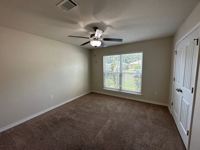 Building Photo - 4 bedroom 2 bath craftsman style home for ...