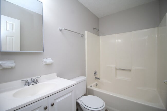 Building Photo - Move-In Ready 2-Bedroom Apartment –Special...