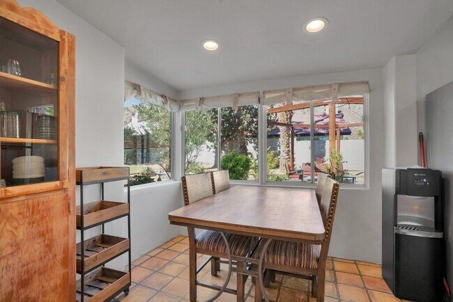 Building Photo - 52123 Avenida Diaz