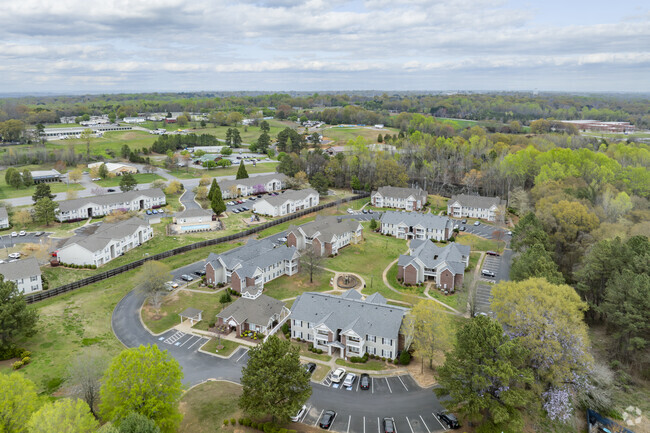 Aerial Photo - Washington Square Apartments